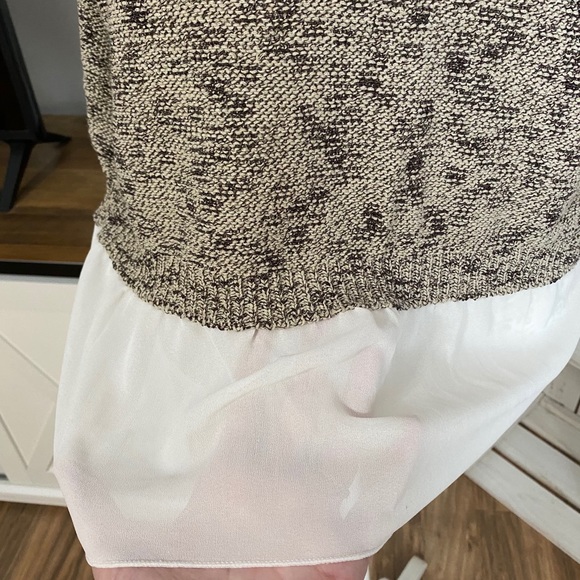 🌿3/$30🌿 Moth short sleeve sweater top - Picture 2 of 3